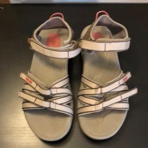 Teva beige strap sandals 7